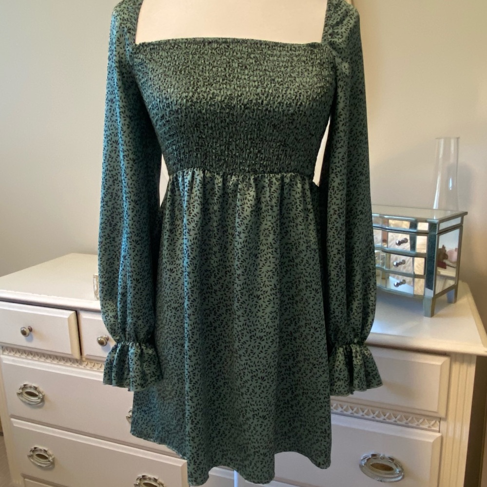 Missguided Green Milkmaid Smocked Long Sleeve Mini Dress